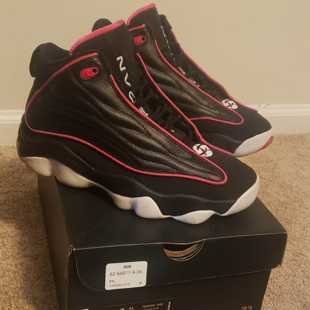 Jordan Jumpman Sneakers Black & Hot Pink
